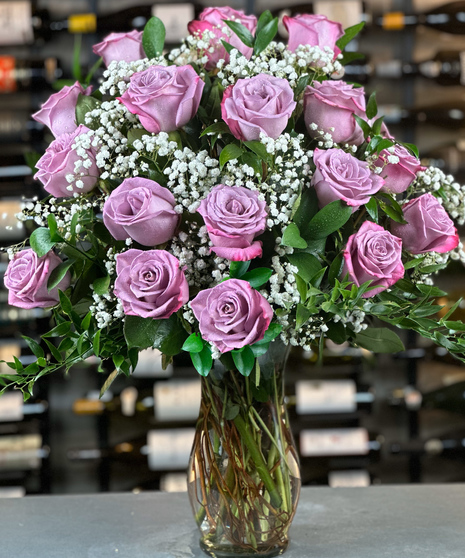 18 Lavender  Roses With Baby's Breath