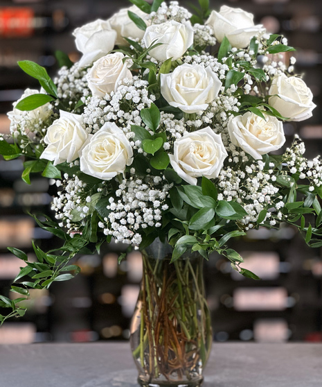 12 White Roses With Baby's Breath