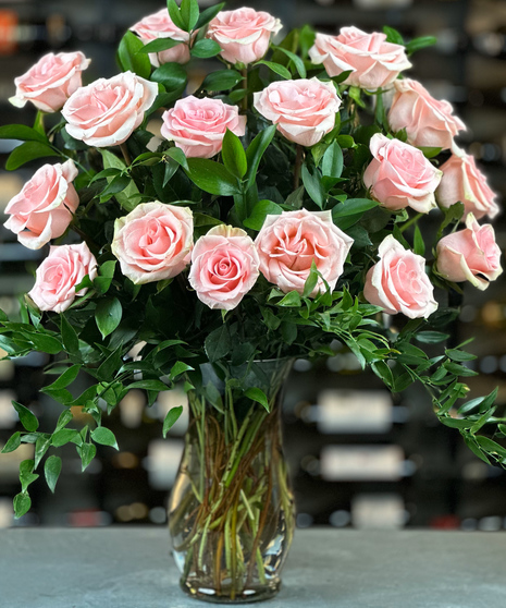 18 Soft Pink Roses One And A Half Dozen