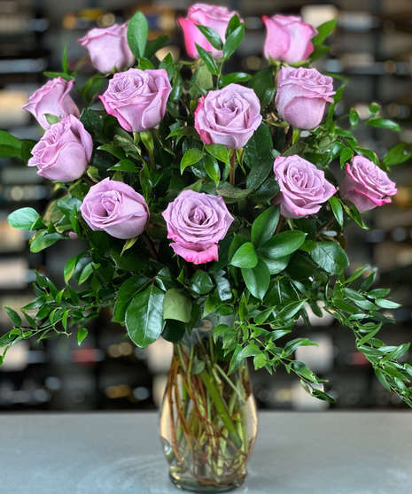 12 Lavender Roses Arranged