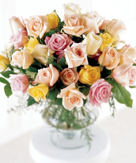 This stunning set of all Roses in mixed colors is nothing short of stunning. Pick the whole set at a discount, or choose only the individual items you like.