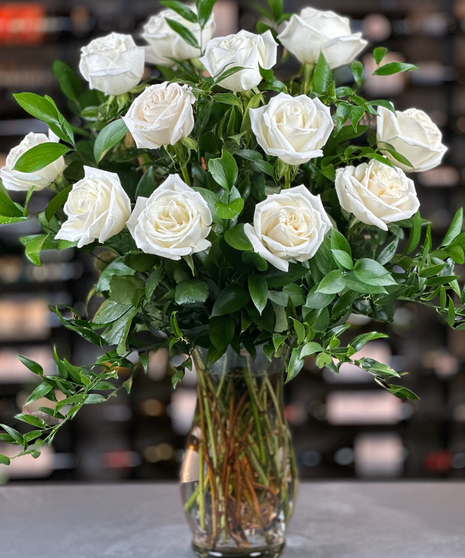 12 White Roses Arranged